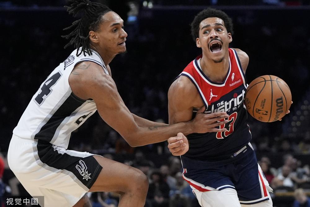 场上拼搏 场上拼搏